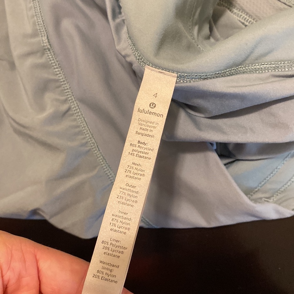 Lululemon size 4 (high-rise) shorts - Picture 4 of 4